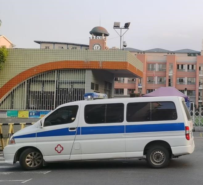 朗县救护车出租护送骨折病人一公里多少钱